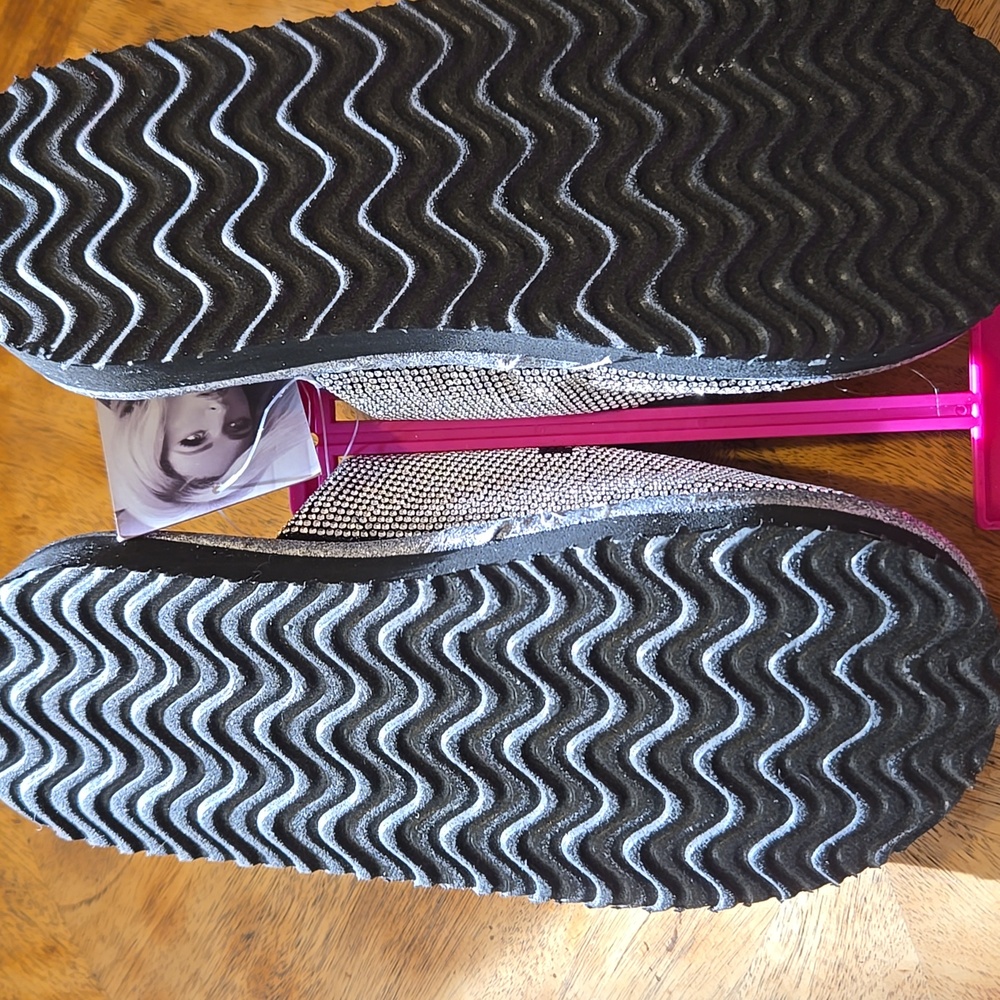 Paris Hilton Slipper In Size Small - Picture 8 of 8